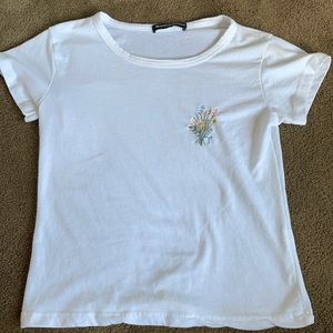 brandy melville, white tee, embroidered flowers